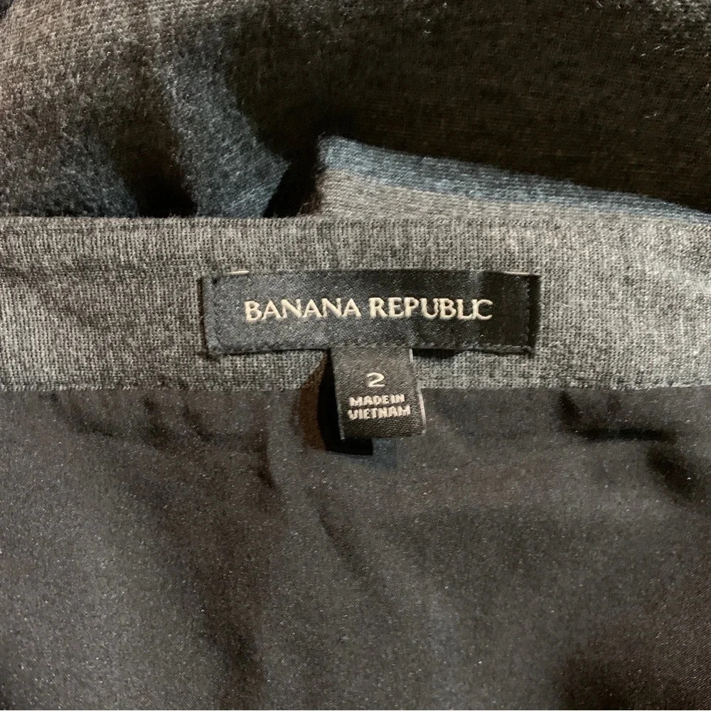 Banana republic // Grey faux wrap mini skirt size 2